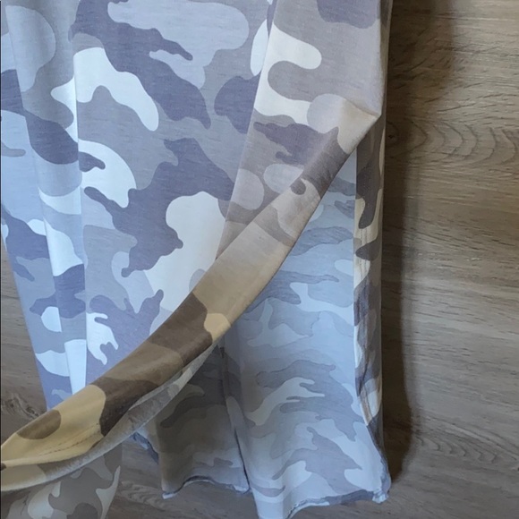 NWT- Women's V-Neck Maxi w/Pockets, Grey Camo - Picture 6 of 8